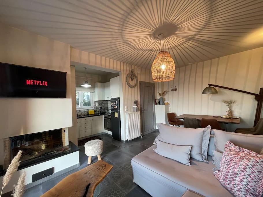 Pampas Seafront villa, 6 bedrooms, North Evvoia Kanatádhika Extérieur photo